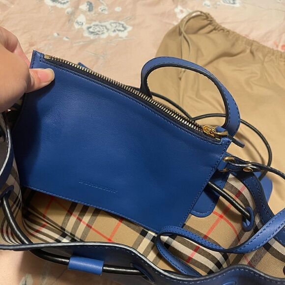 Burberry Unisex backpack 100% new leather Blue - Picture 4 of 5